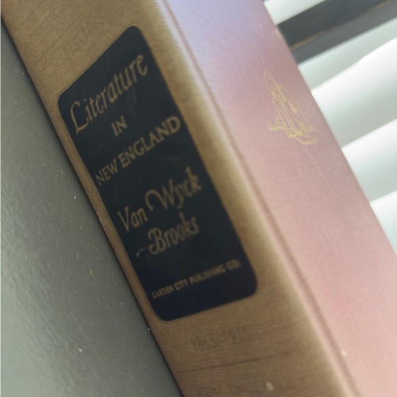 Literature in New England Vintage Red Hardcover Book Van Wyck Brooks 1944 USA - Picture 13 of 14